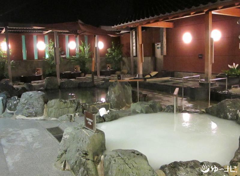チムジルバンスパ神戸の露天風呂の風景